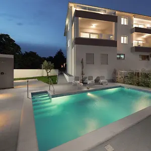  Appartement Viras Luxury